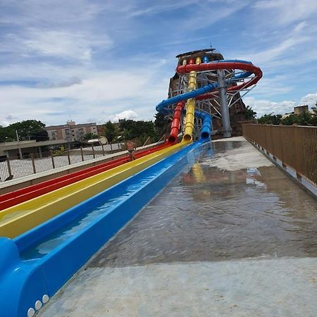 Piazza Splash Acquapark Vacation กัลดัสโนวัส ภายนอก รูปภาพ