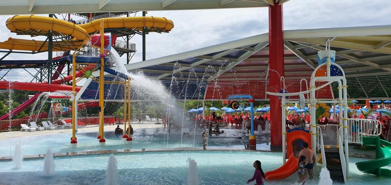 Piazza Splash Acquapark Vacation กัลดัสโนวัส ภายนอก รูปภาพ