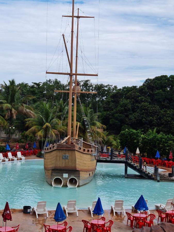 Piazza Splash Acquapark Vacation กัลดัสโนวัส ภายนอก รูปภาพ