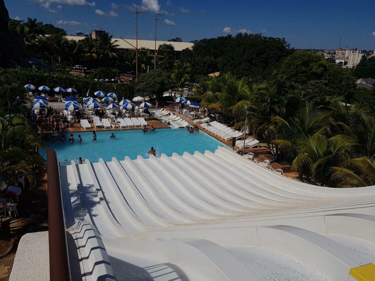 Piazza Splash Acquapark Vacation กัลดัสโนวัส ภายนอก รูปภาพ